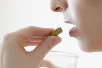 【健康解碼】說明書上這么多副作用 這藥我還吃不吃？