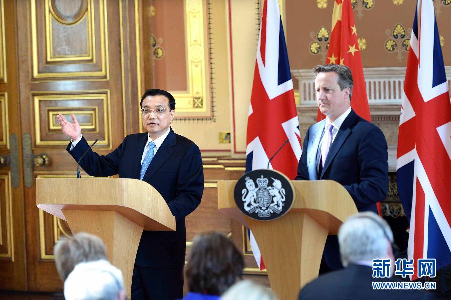 6月17日，中國國務院總理李克強同英國首相卡梅倫在倫敦舉行中英總理年度會晤后共同會見記者。新華社記者 李濤 攝  