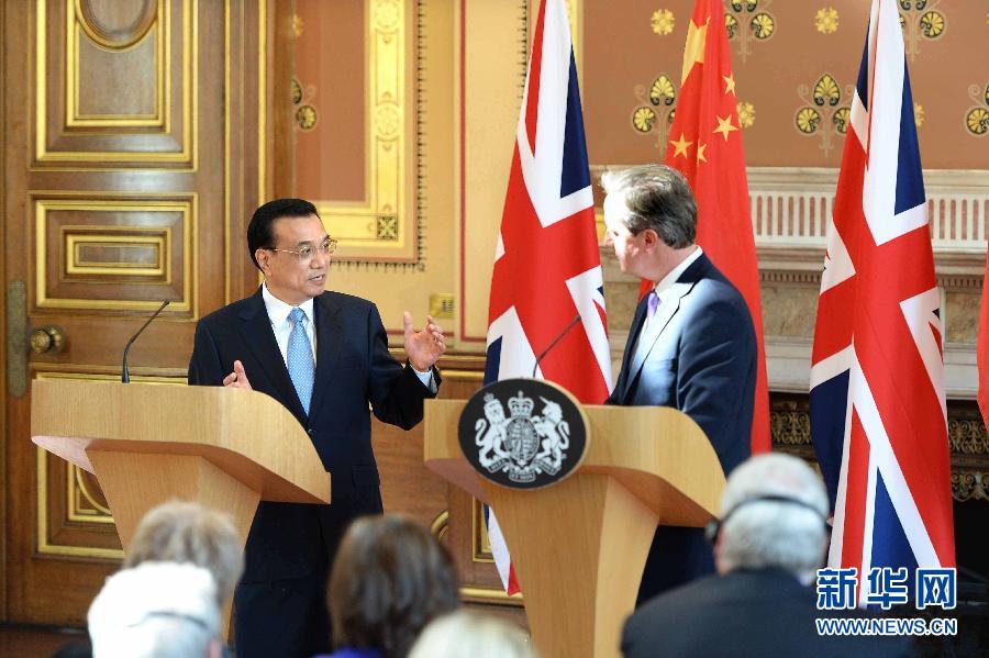 6月17日，中國國務院總理李克強同英國首相卡梅倫在倫敦舉行中英總理年度會晤后共同會見記者。新華社記者 李濤 攝