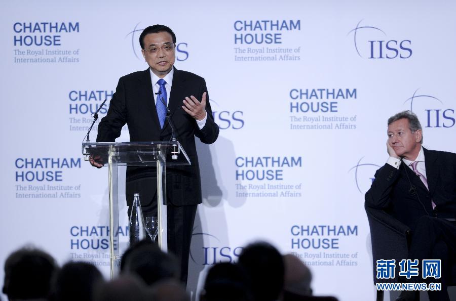 6月18日，國務(wù)院總理李克強(qiáng)在倫敦金融城市長官邸面向英國皇家國際問題研究所和國際戰(zhàn)略研究所兩大智庫發(fā)表題為《共建包容發(fā)展的美好世界》的演講。新華社記者 張鐸 攝 
