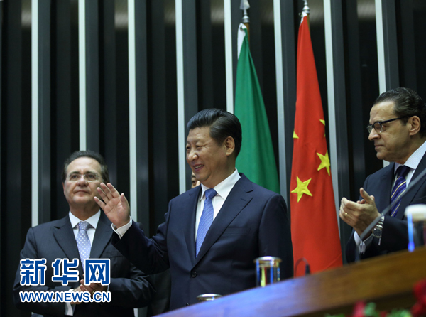 7月16日，國家主席習(xí)近平在巴西國會(huì)發(fā)表《弘揚(yáng)傳統(tǒng)友好共譜合作新篇》的演講。 新華社記者 蘭紅光 攝 