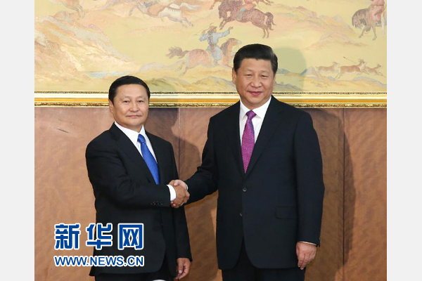 8月22日，國家主席習(xí)近平在烏蘭巴托會見蒙古國總理阿勒坦呼亞格。 新華社記者龐興雷攝 