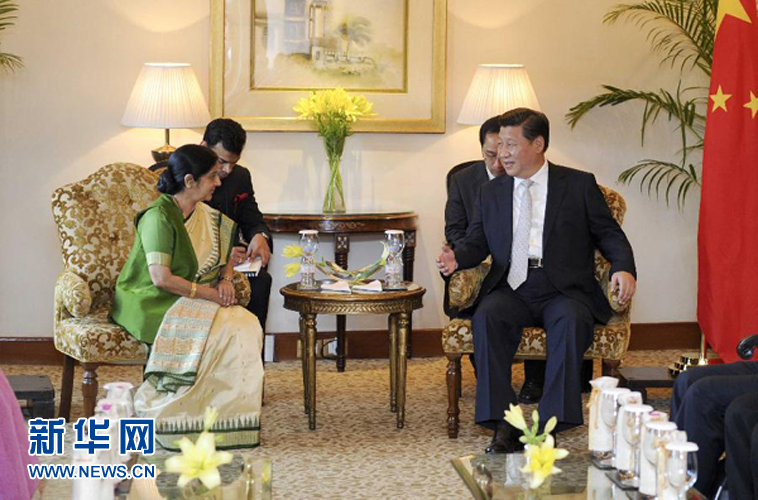 9月18日，國(guó)家主席習(xí)近平在新德里會(huì)見(jiàn)印度外長(zhǎng)斯瓦拉杰。新華社記者 張鐸 攝