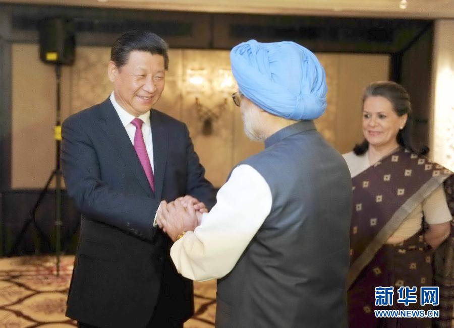 9月19日，國家主席習(xí)近平在新德里會見印度國大黨主席索尼婭&middot;甘地和前總理辛格。 新華社記者張鐸攝