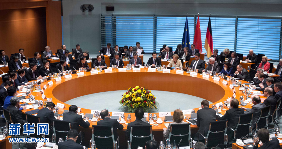 10月10日，中國國務院總理李克強在柏林與德國總理默克爾共同主持第三輪中德政府磋商。 新華社記者 李學仁 攝 