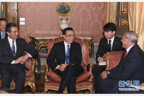 10月15日，中國國務(wù)院總理李克強在羅馬會見意大利參議長格拉索。 新華社記者謝環(huán)馳攝 