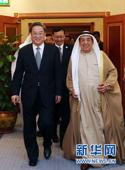 11月6日，正在巴林進行正式友好訪問的全國政協(xié)主席俞正聲在麥納麥會見巴林副首相穆罕默德。 新華社記者劉衛(wèi)兵攝