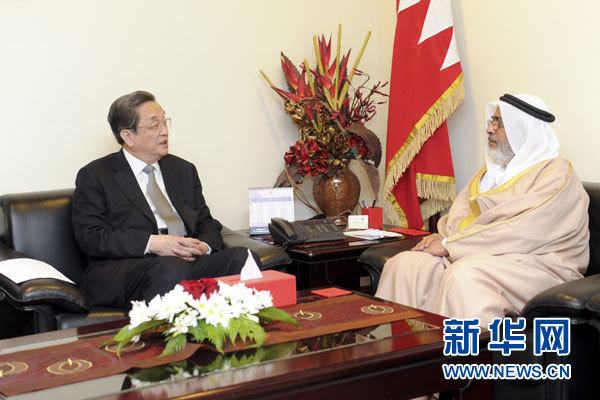 11月6日，正在巴林進行正式友好訪問的全國政協(xié)主席俞正聲在麥納麥會見巴林國民議會議長兼眾議長扎赫拉尼。 新華社記者 張鐸 攝