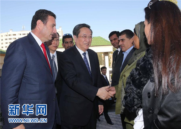 11月9日，正在約旦進(jìn)行正式友好訪問(wèn)的全國(guó)政協(xié)主席俞正聲在安曼會(huì)見(jiàn)約旦眾議院代議長(zhǎng)薩法迪。 新華社記者 劉衛(wèi)兵 攝 