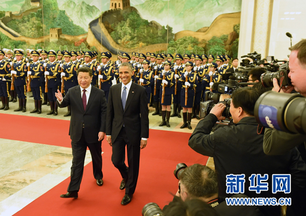 11月12日，國(guó)家主席習(xí)近平在北京人民大會(huì)堂舉行歡迎儀式，歡迎美國(guó)總統(tǒng)奧巴馬對(duì)中國(guó)進(jìn)行國(guó)事訪問(wèn)。 新華社記者 劉建生 攝