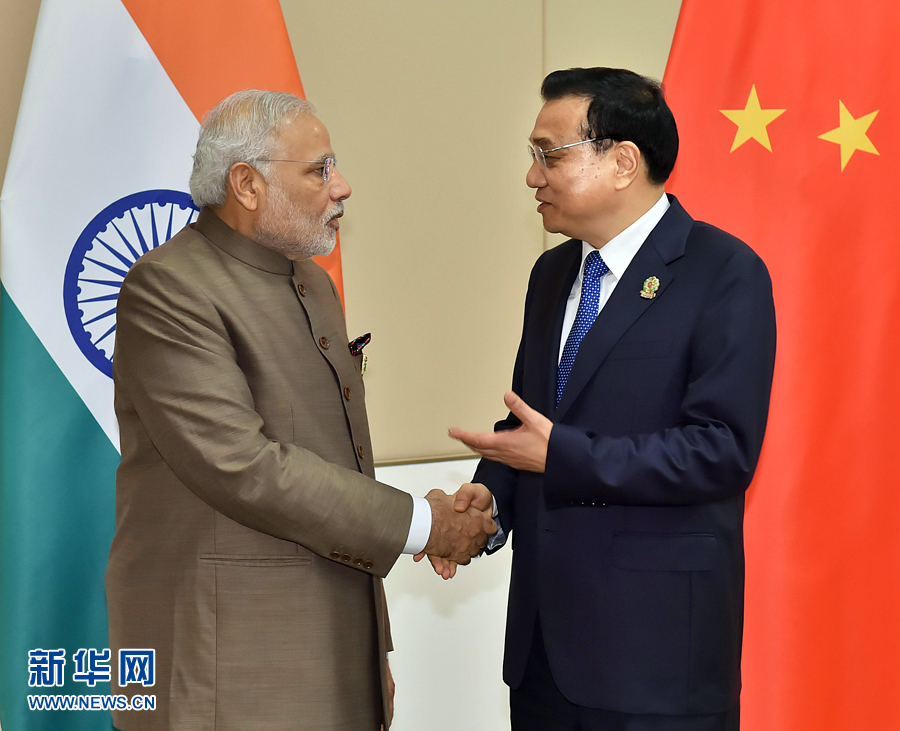 11月13日，中國國務院總理李克強在緬甸內比都會見印度總理莫迪。 新華社記者 李濤 攝