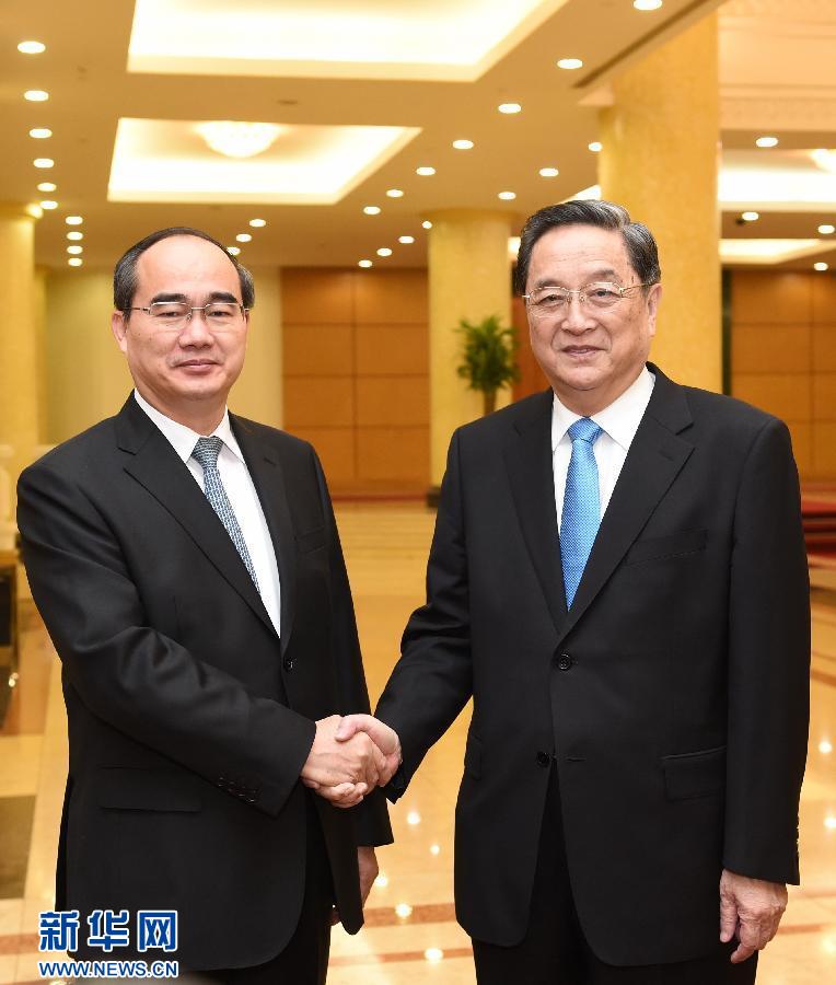 12月25日至27日，中共中央政治局常委、全國政協(xié)主席俞正聲對越南進行正式訪問。這是12月26日，俞正聲在河內(nèi)與越南祖國陣線主席阮善仁舉行會談。 新華社記者劉建生攝