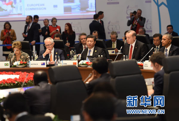 11月15日，國家主席習(xí)近平在土耳其安塔利亞出席二十國集團(tuán)領(lǐng)導(dǎo)人第十次峰會(huì)第一階段會(huì)議。 新華社記者李學(xué)仁攝 