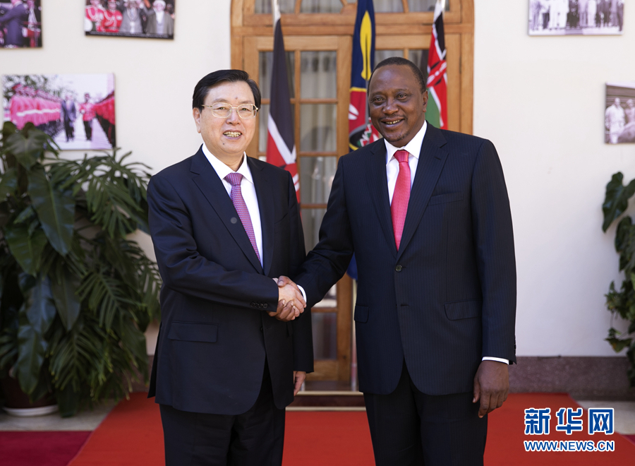 3月23日至26日，全國人大常委會委員長張德江對肯尼亞進(jìn)行正式友好訪問。這是3月24日，張德江在肯尼亞首都內(nèi)羅畢會見肯尼亞總統(tǒng)肯雅塔。 新華社記者馬占成攝