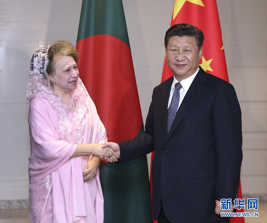 10月14日，國家主席習近平在達卡會見孟加拉國民族主義黨主席卡莉達&middot;齊亞。  新華社記者龐興雷攝 