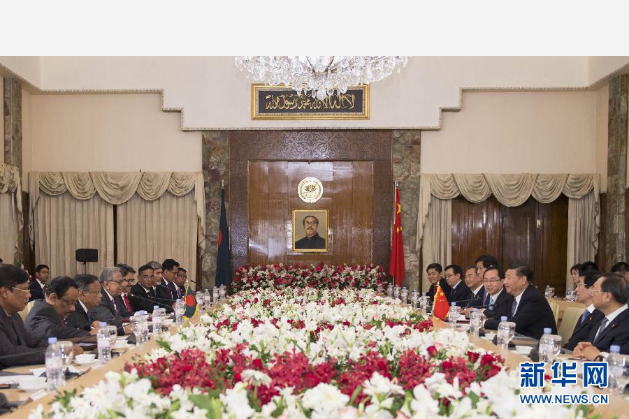 10月14日，國(guó)家主席習(xí)近平在達(dá)卡會(huì)見(jiàn)孟加拉國(guó)總統(tǒng)哈米德。新華社記者謝環(huán)馳攝 