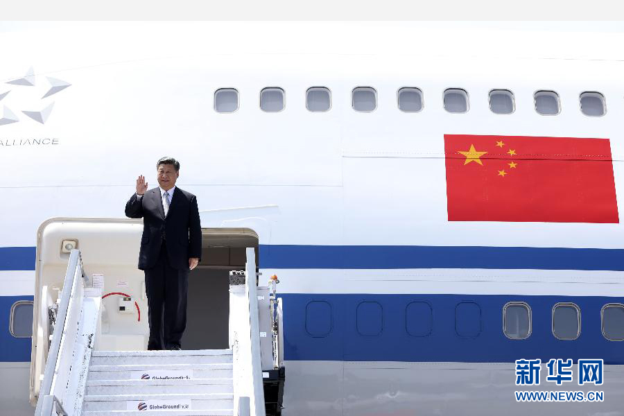 10月15日，國家主席習(xí)近平抵達(dá)印度果阿，應(yīng)印度總理莫迪邀請，出席金磚國家領(lǐng)導(dǎo)人第八次會晤。 新華社記者蘭紅光攝 