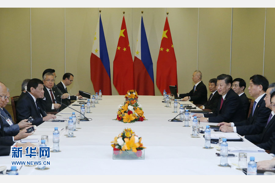 11月19日，國(guó)家主席習(xí)近平在利馬會(huì)見菲律賓總統(tǒng)杜特爾特。新華社記者 鞠鵬 攝