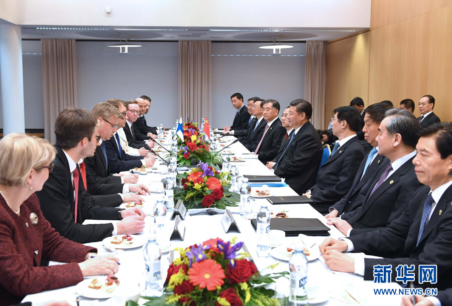 4月5日，國家主席習(xí)近平在赫爾辛基會見芬蘭總理西比萊。 新華社記者饒愛民 攝 