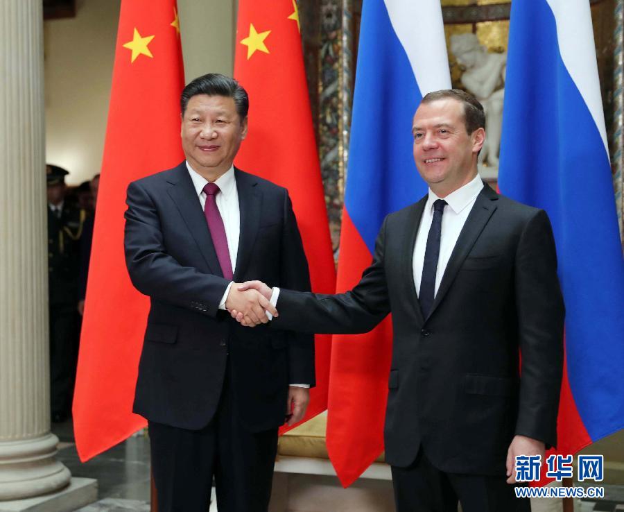 7月4日，國家主席習(xí)近平在莫斯科會(huì)見俄羅斯總理梅德韋杰夫。新華社記者 劉衛(wèi)兵 攝