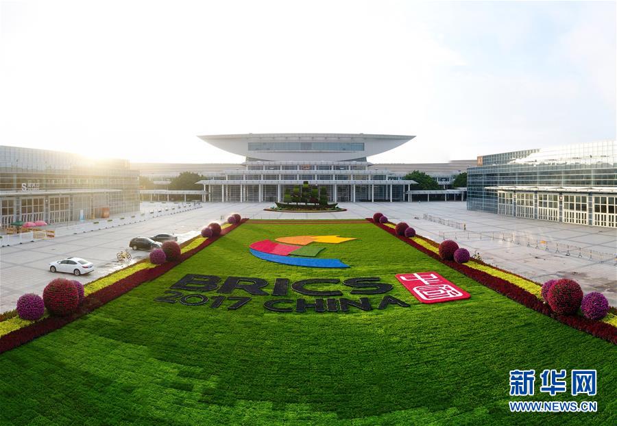 (新華全媒頭條·圖文互動)(1)書寫發(fā)展合作大文章 推動全球治理新變革——習(xí)近平主席中東非洲之行前瞻