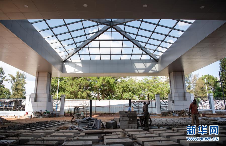 (國際·圖文互動)(2)通訊:打造精品援外項(xiàng)目 增進(jìn)中盧兩國友誼