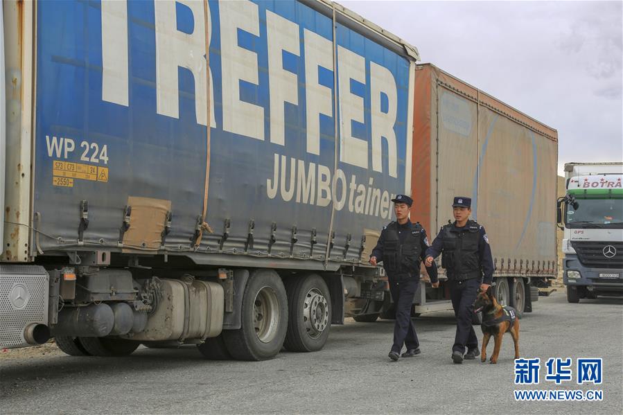 （經(jīng)濟）（1）卡拉蘇口岸：中塔貿(mào)易迎&ldquo;春風&rdquo;