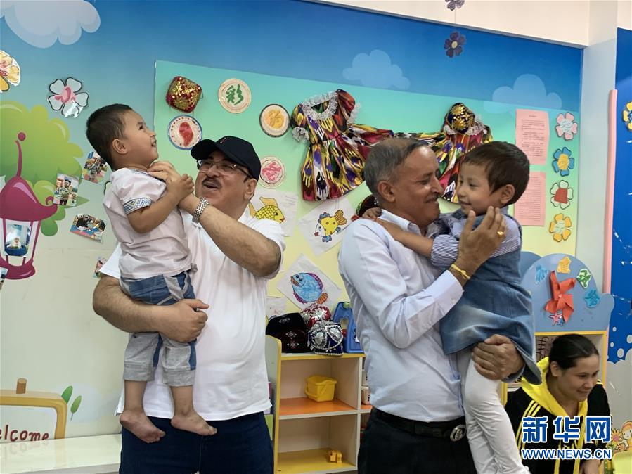 （圖文互動）（3）多國駐華使節(jié)參訪新疆：中國反恐、去極端化經(jīng)驗值得學(xué)習(xí)借鑒