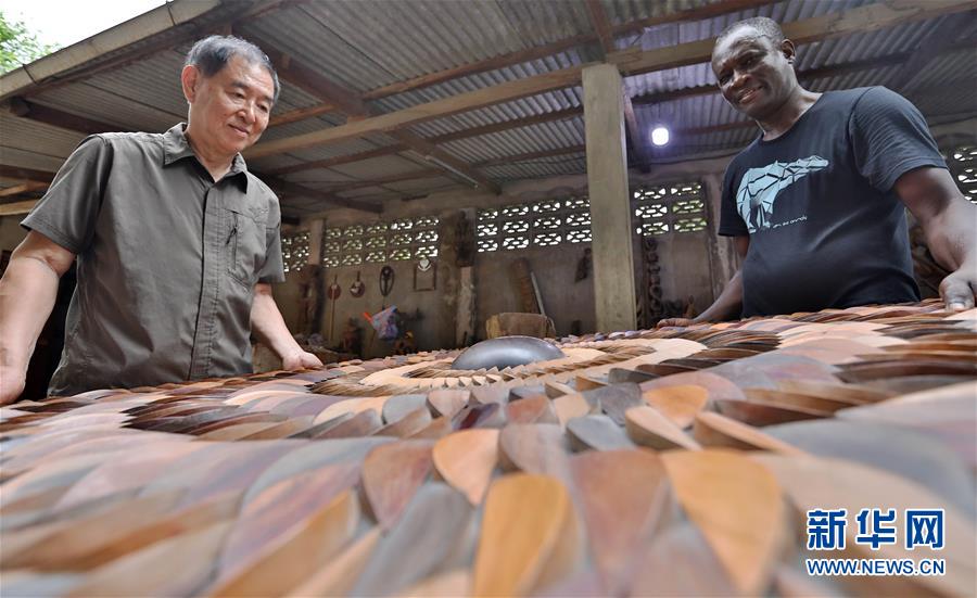 (國際·圖文互動)(5)通訊:收藏“非洲之美”的中國人——訪幾內亞灣非洲國際藝術博物館館長謝燕申