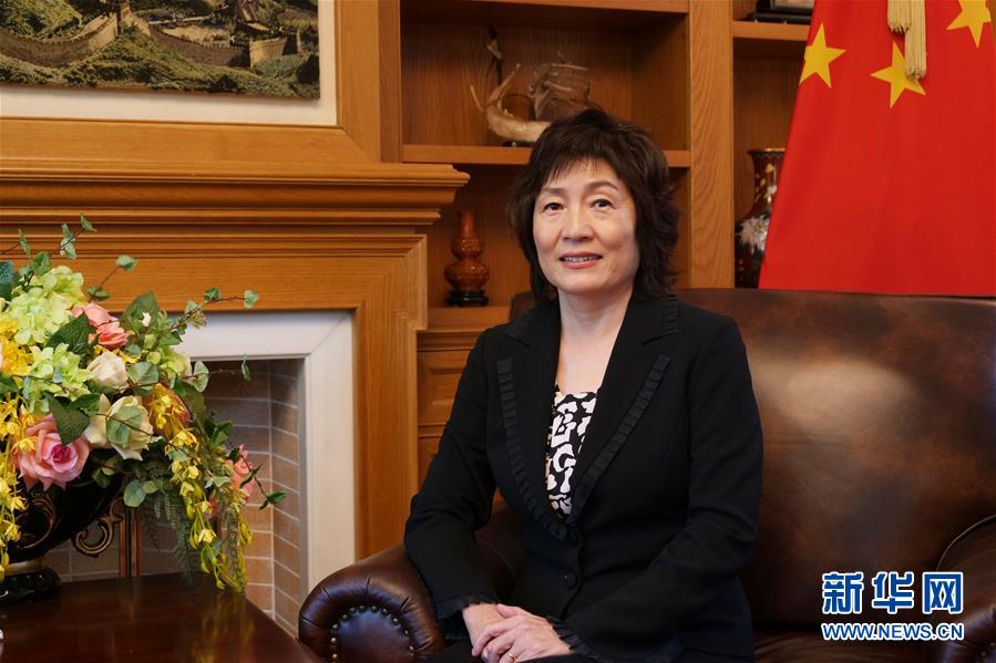 （習(xí)近平出訪配合稿&middot;圖文互動）專訪：中希關(guān)系已成為不同國家間和平相處、合作共贏的典范&mdash;&mdash;訪中國駐希臘大使章啟月