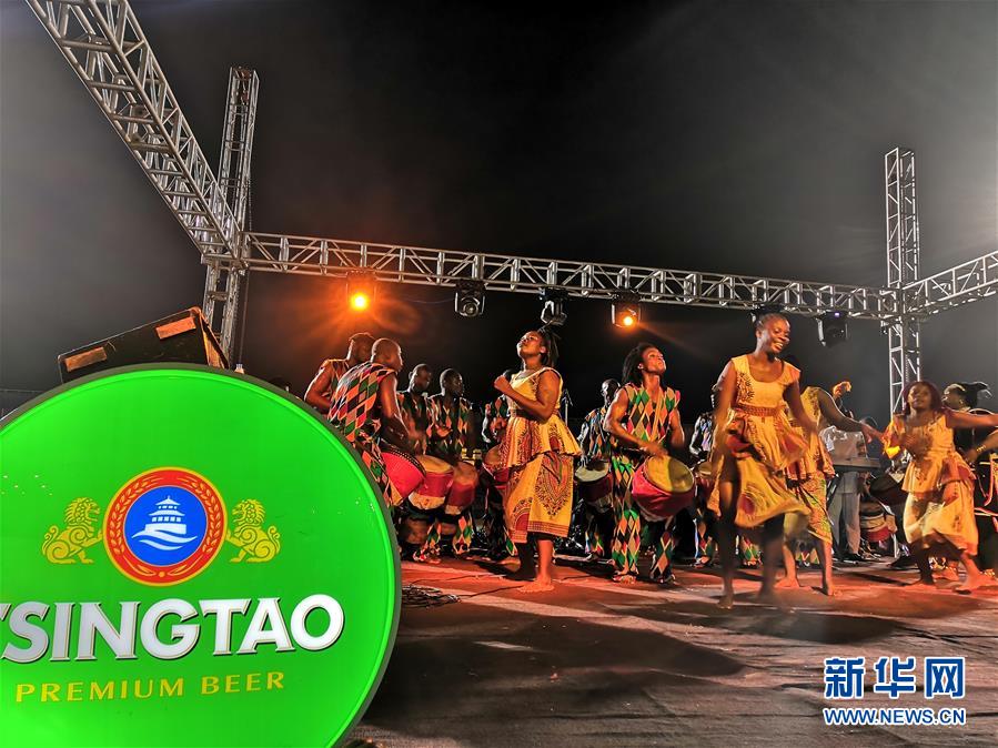 (國(guó)際·圖文互動(dòng))(6)通訊:中國(guó)啤酒節(jié)走進(jìn)非洲海濱城市