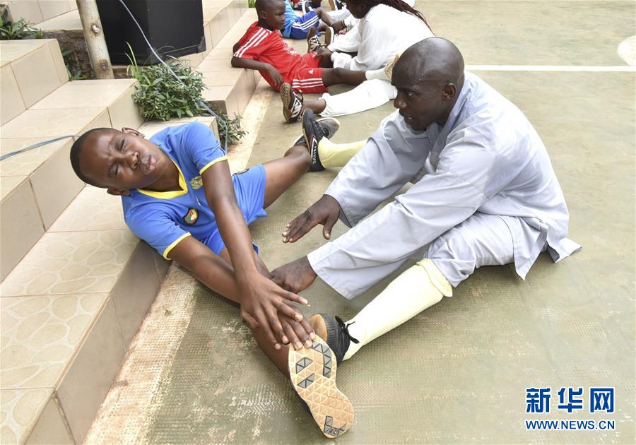 （國際&middot;圖文互動(dòng)）（8）通訊：&ldquo;我也曾混跡街頭，終于靠習(xí)武自立&rdquo;&mdash;&mdash;喀麥隆人姆巴的武術(shù)情緣