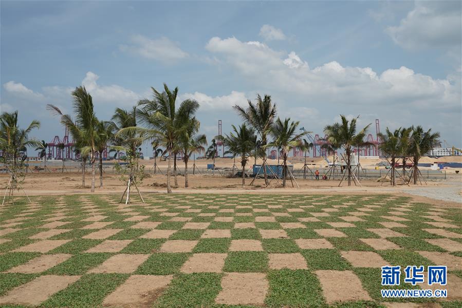 （國(guó)際&middot;圖文互動(dòng)）（2）通訊：春節(jié)，&ldquo;是工期而不是假期&rdquo;&mdash;&mdash;記科倫坡港口城的中國(guó)建設(shè)者