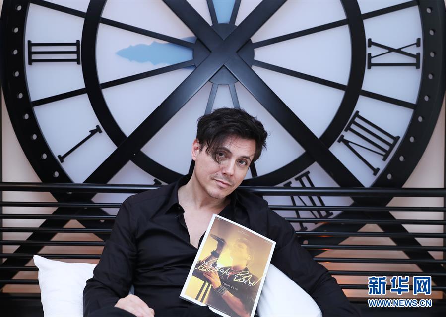 （國際&middot;圖文互動）（1）通訊：手牽手，我們共同驅(qū)散陰霾&mdash;&mdash;法國音樂人創(chuàng)作抗疫歌曲背后的故事