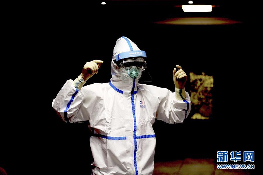 （國際疫情&middot;圖文互動）（5）通訊：經(jīng)驗(yàn)豐富裝備精良 中國專家組在伊拉克助力抗疫