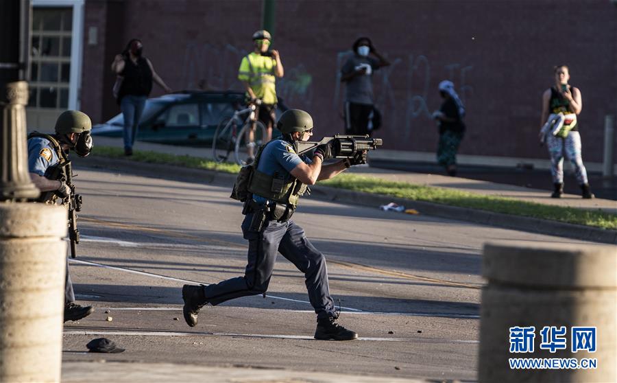 （國際）（1）美國警察執(zhí)法動作不當致一名非裔男子死亡 引發(fā)大規(guī)?？棺h