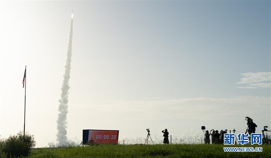 (國(guó)際)(7)美國(guó)發(fā)射“毅力”號(hào)火星車(chē) 將探索火星生命跡象