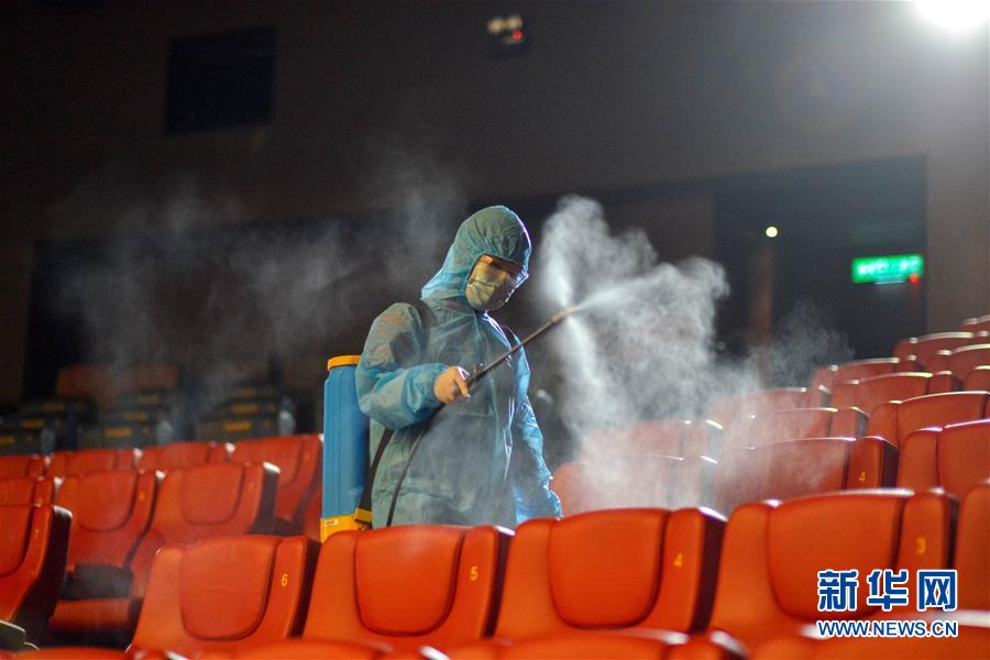 (新華全媒頭條·圖文互動(dòng))(4)世界抗疫之戰(zhàn)的啟示——寫(xiě)在2020年全球新冠確診病例達(dá)2020萬(wàn)之際