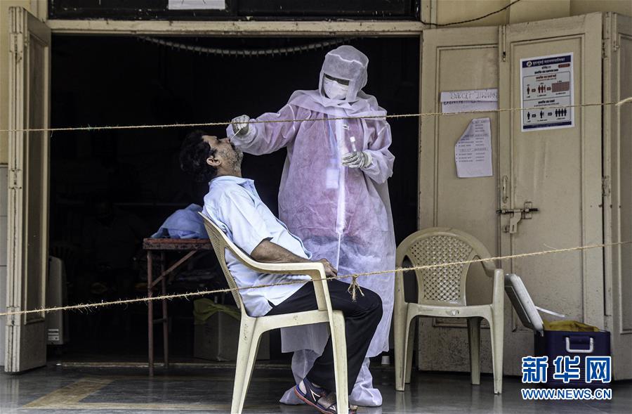 (國(guó)際疫情)(2)印度新冠確診病例超600萬(wàn) 單日新增有所下降