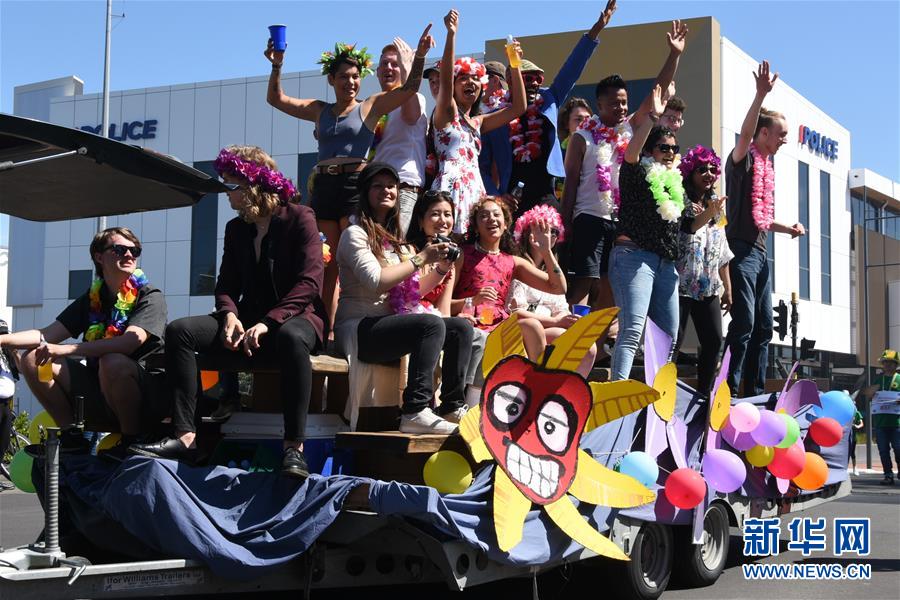 (國際·圖文互動(dòng))(1)通訊:中國元素在新西蘭迎春花車巡游活動(dòng)中放光彩