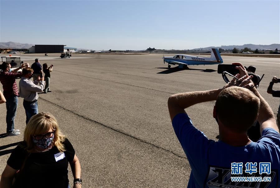 (國際·圖文互動)(4)“飛虎隊”百歲老兵駕機重上藍(lán)天