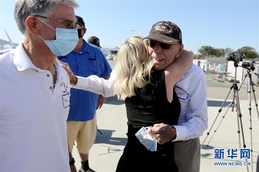 (國際·圖文互動)(6)“飛虎隊”百歲老兵駕機重上藍(lán)天