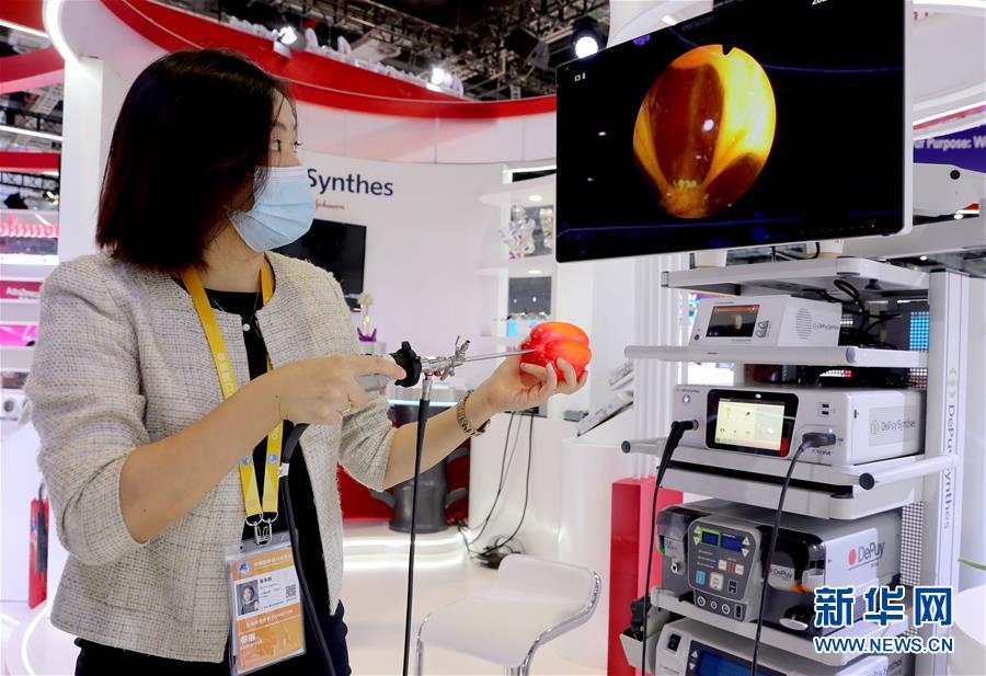 （第三屆進(jìn)博會(huì)&middot;圖文互動(dòng)）（5）新疫苗、新療法，進(jìn)博會(huì)最&ldquo;火爆&rdquo;展區(qū)見(jiàn)聞