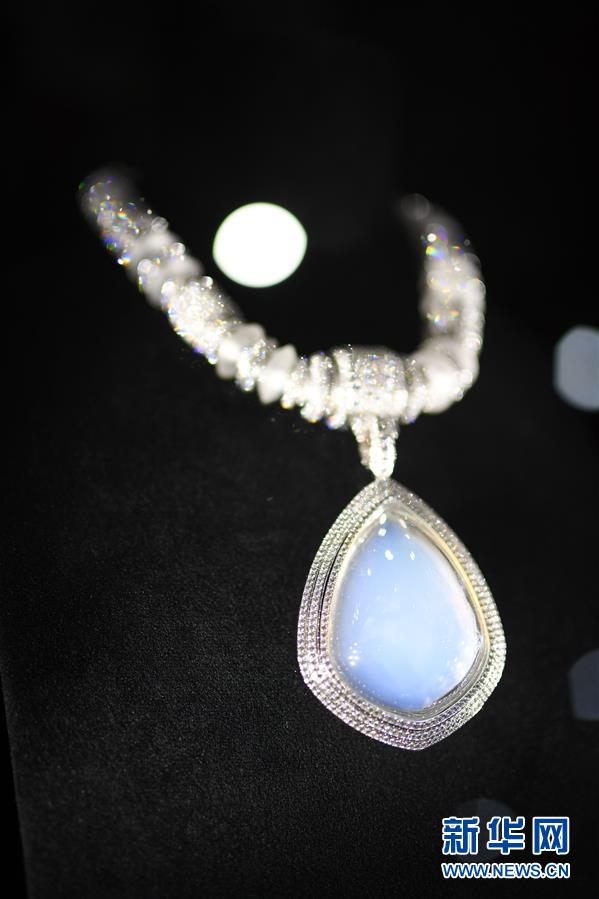 （第三屆進(jìn)博會&middot;新華視界）（6）觀展體驗：多彩&middot;絢爛&middot;未來感