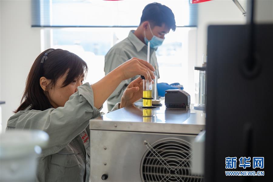 (國(guó)際)(5)中老合資老撾首個(gè)石油煉化項(xiàng)目投產(chǎn)