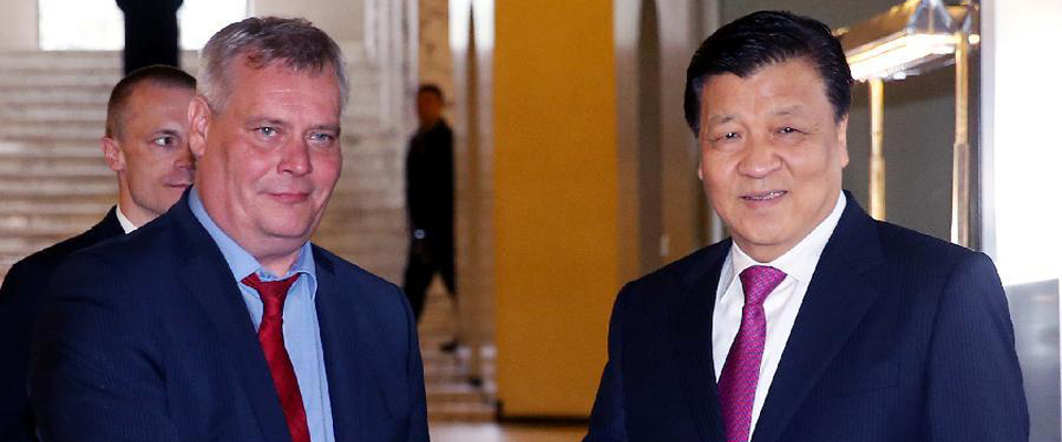 劉云山會見芬蘭社民黨主席、財政部長林內(nèi)