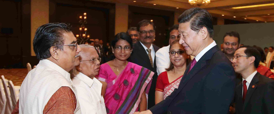 習(xí)近平會見印度友好人士、友好團(tuán)體代表并頒發(fā)和平共處五項(xiàng)原則友誼獎