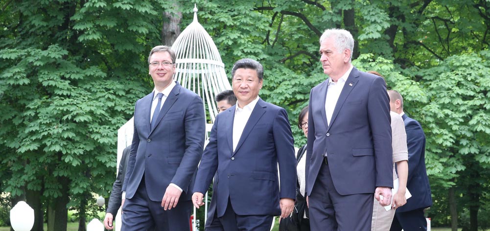 習(xí)近平出席塞爾維亞總統(tǒng)尼科利奇、總理武契奇共同舉行的午宴