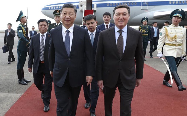 習(xí)近平抵達(dá)阿斯塔納開始對(duì)哈薩克斯坦進(jìn)行國(guó)事訪問(wèn)