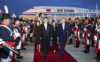 習(xí)近平抵達布宜諾斯艾利斯